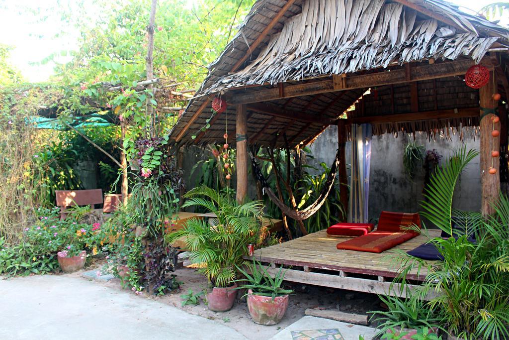 Garden Guesthouse Kampong Chhnang Exterior photo